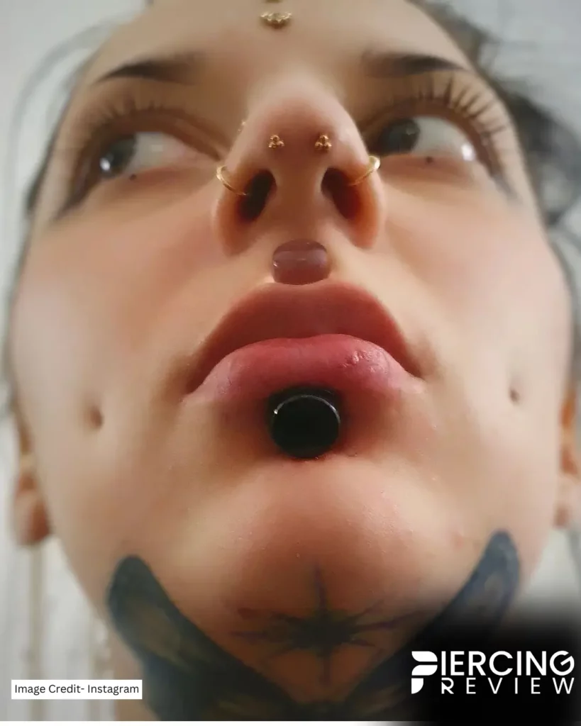 designing gold studs for women on nose images - Mantis Piercing